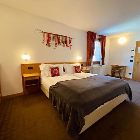 Hotel Piccolo Tibet リヴィーニョ エクステリア 写真