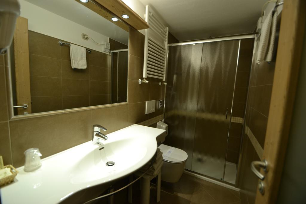 Hotel Piccolo Tibet リヴィーニョ 部屋 写真