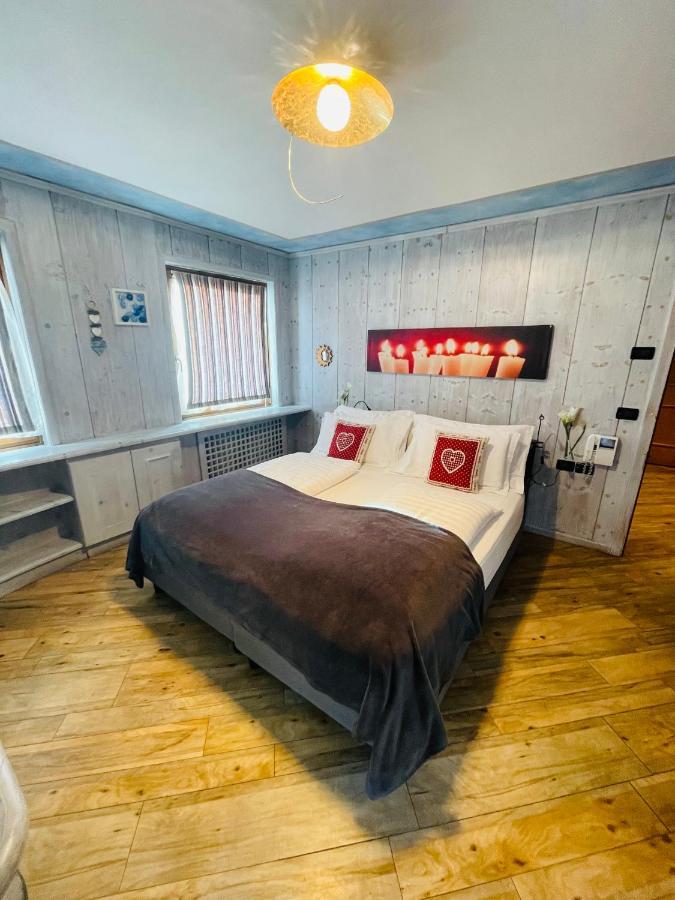 Hotel Piccolo Tibet リヴィーニョ エクステリア 写真