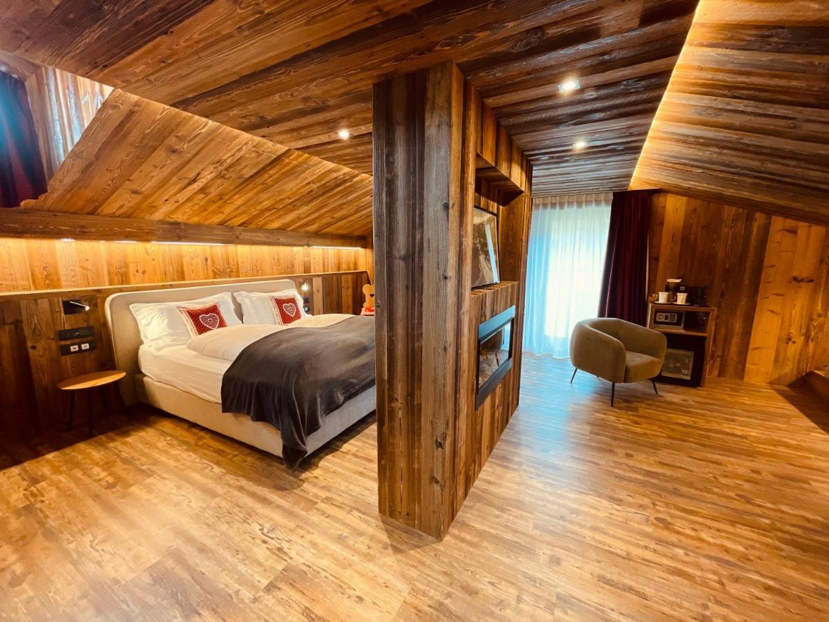 Hotel Piccolo Tibet リヴィーニョ エクステリア 写真