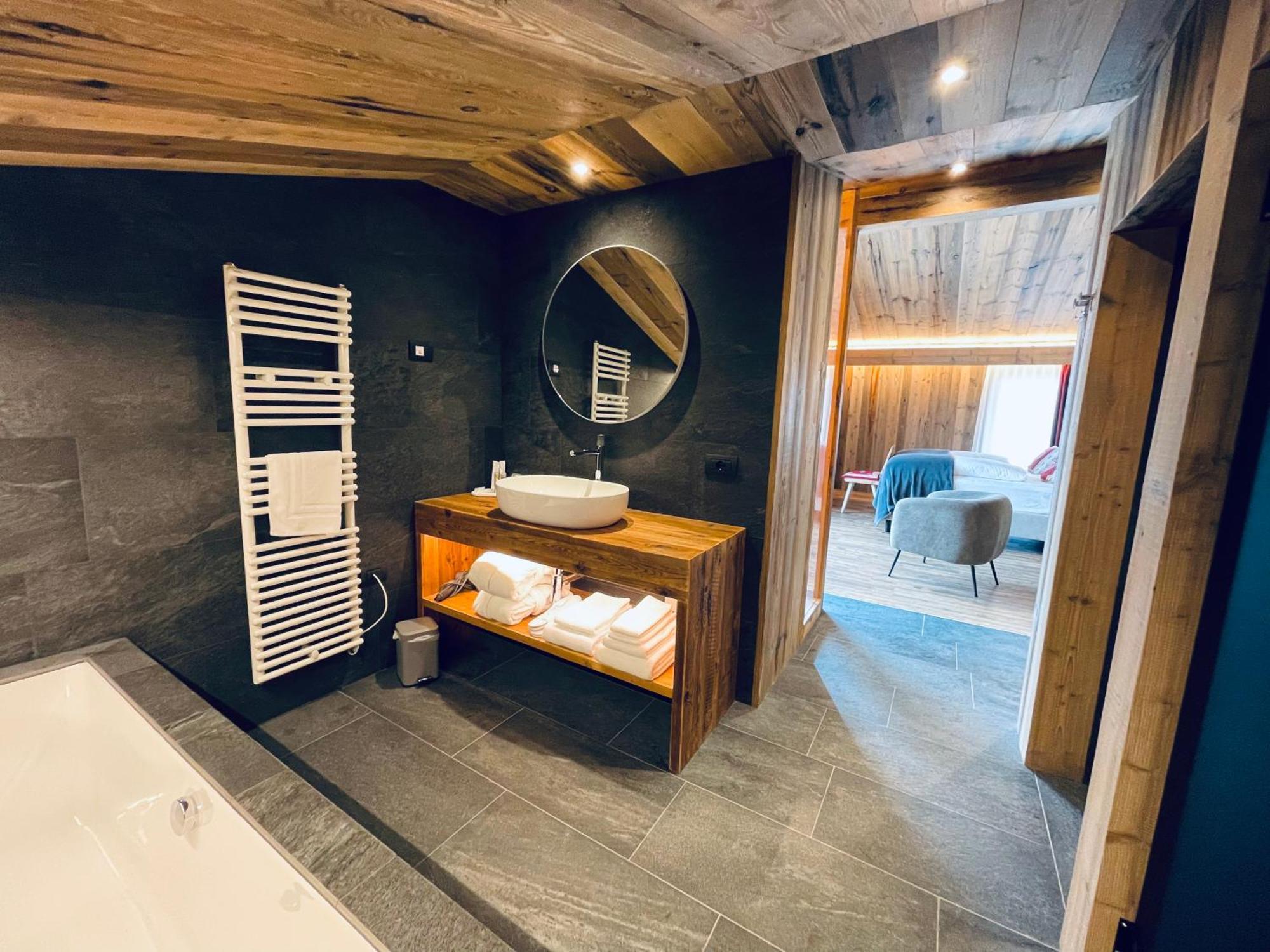 Hotel Piccolo Tibet リヴィーニョ 部屋 写真
