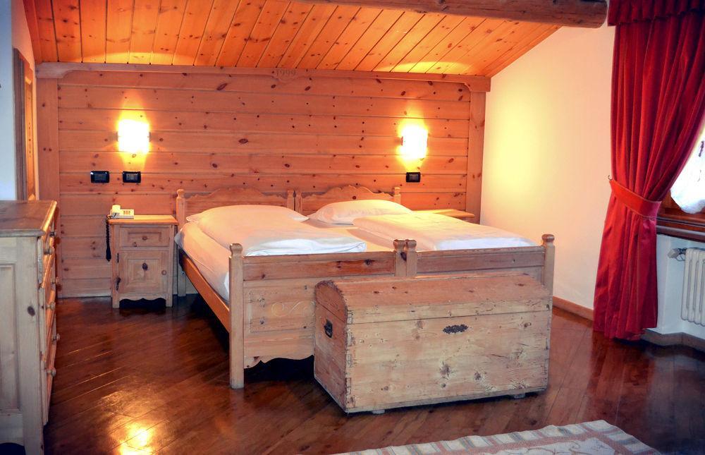 Hotel Piccolo Tibet リヴィーニョ エクステリア 写真
